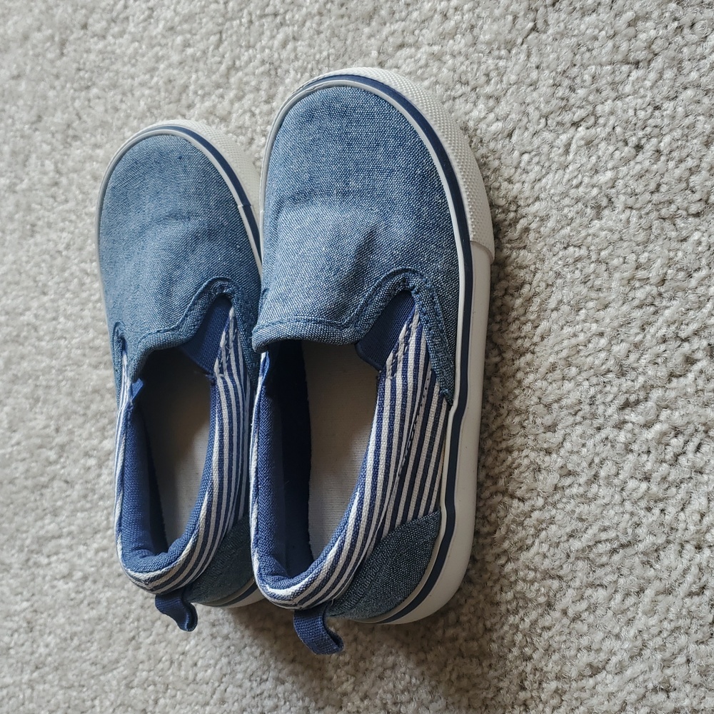 Gap toddler shoes size 7